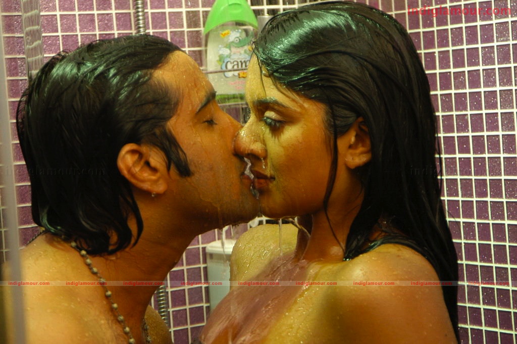 Chukkalanti Ammayi Chakkananina Abbayi Movie hd photo