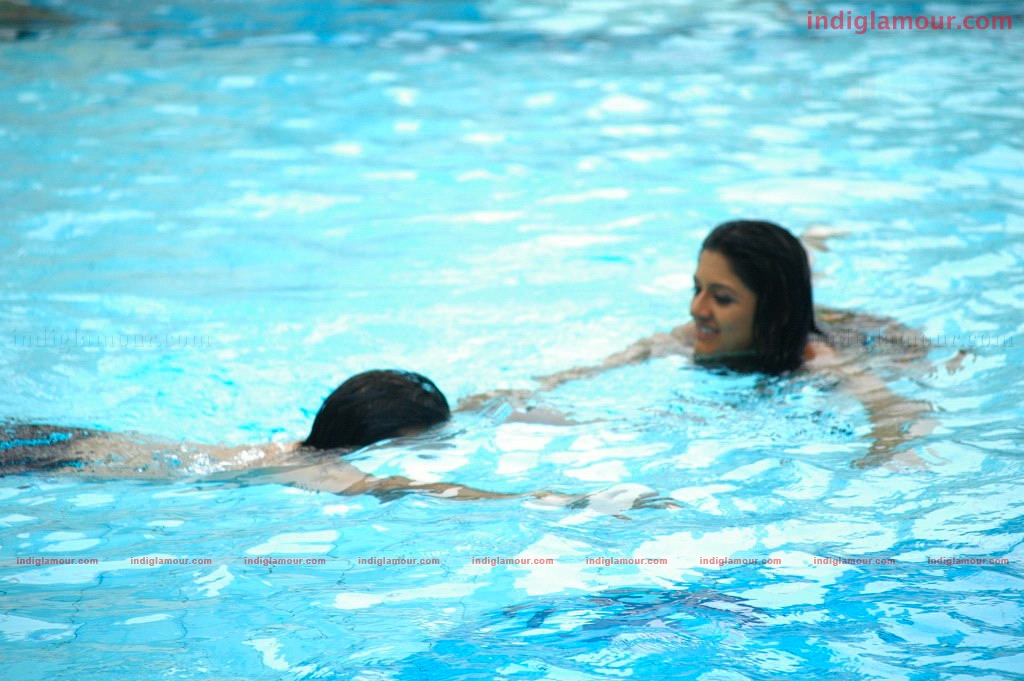 Chukkalanti Ammayi Chakkananina Abbayi Movie hd photo