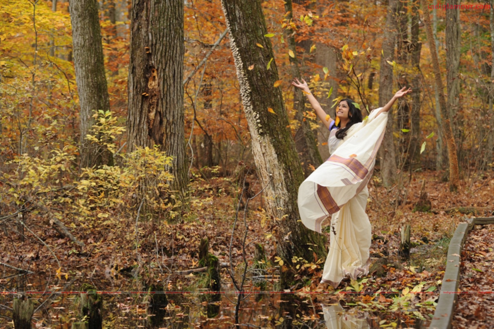 Yemaaya Chesave Movie hd photo