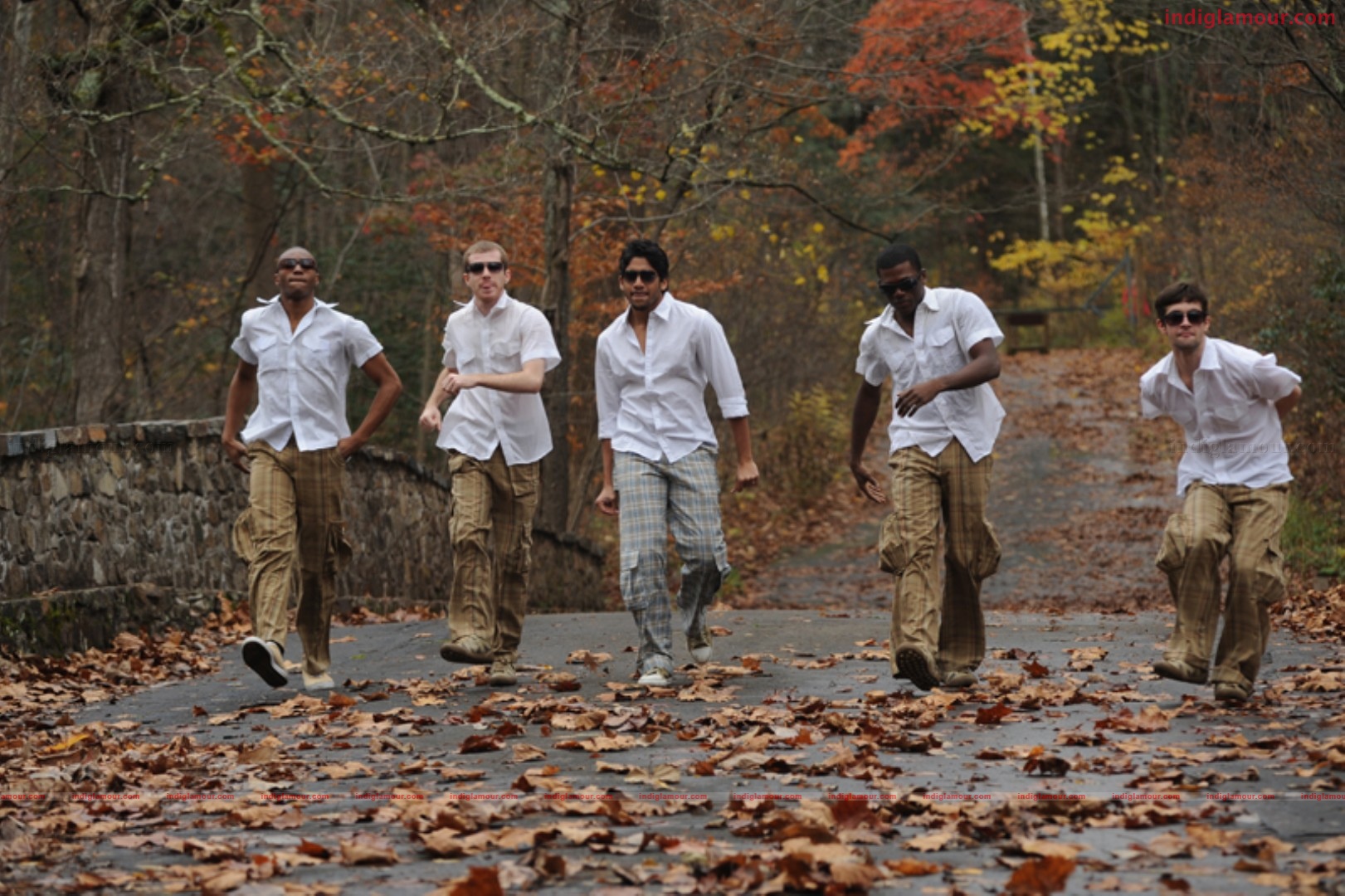 Yemaaya Chesave Movie hd photo