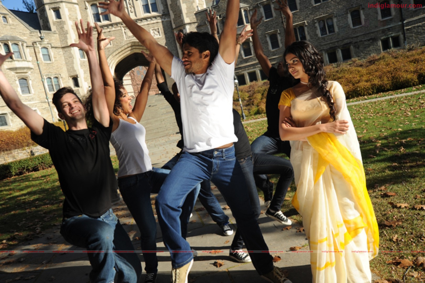 Yemaaya Chesave Movie hd photo