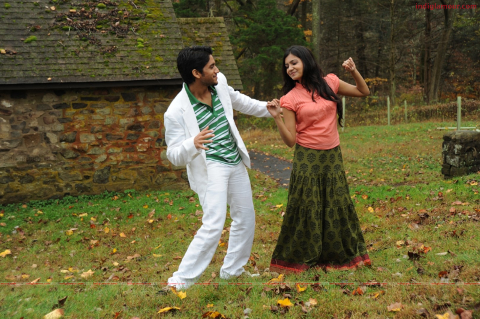 Yemaaya Chesave Movie hd photo