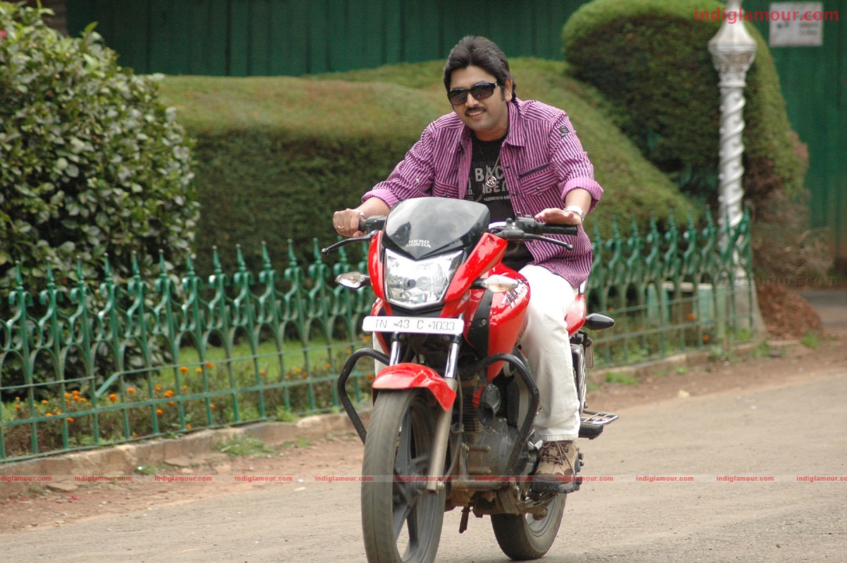 Hasini Movie hd photo