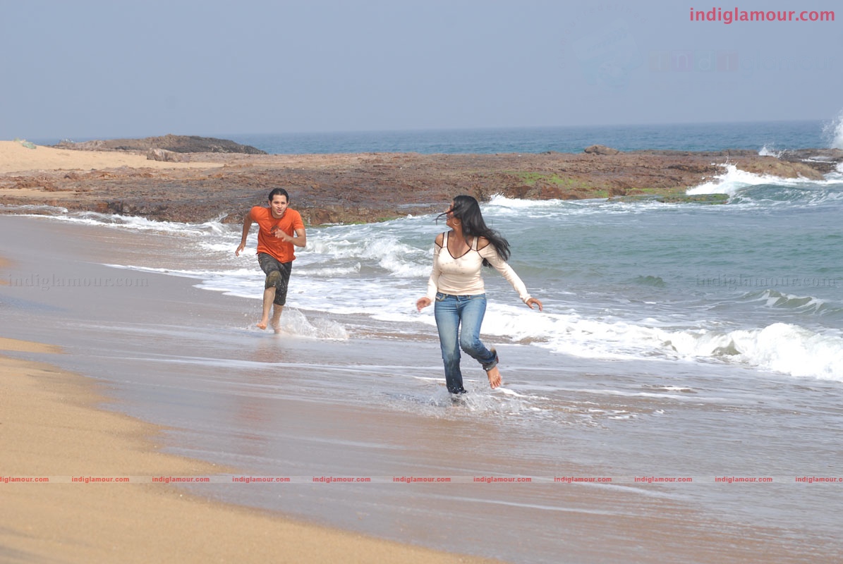 Priyamaina Anjali Movie hd photo