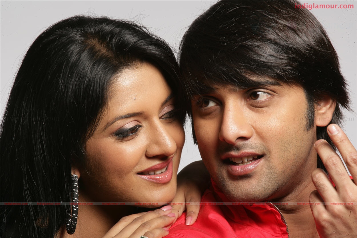 Chukkalanti Ammayi Chakkananina Abbayi Movie hd photo
