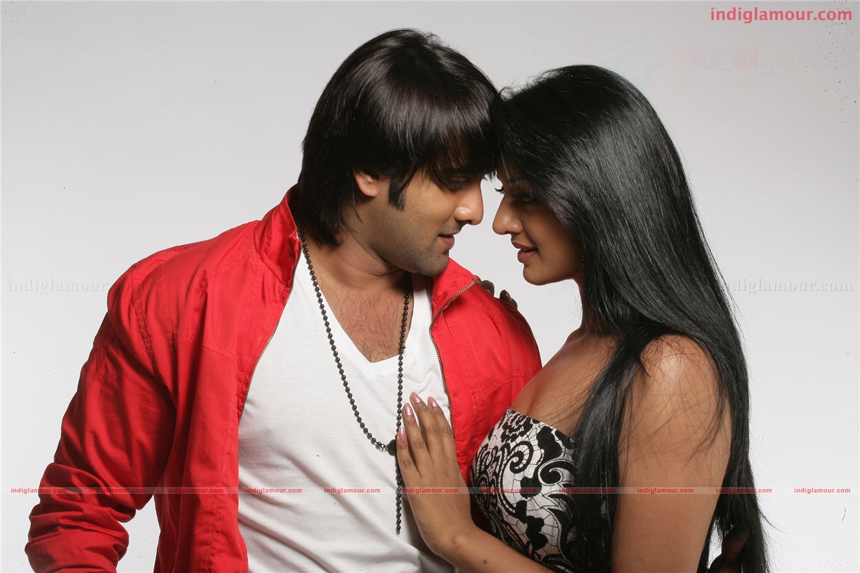 Chukkalanti Ammayi Chakkananina Abbayi Movie hd photo