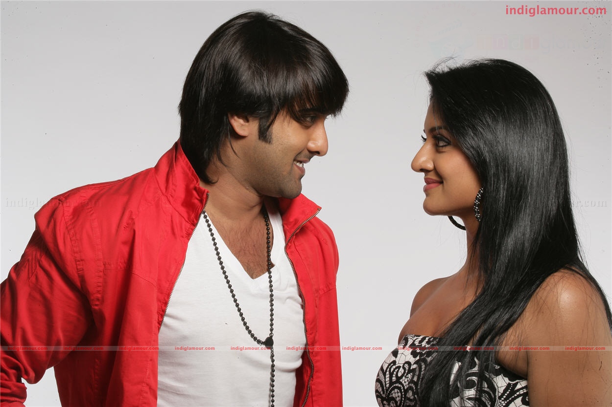 Chukkalanti Ammayi Chakkananina Abbayi Movie hd photo