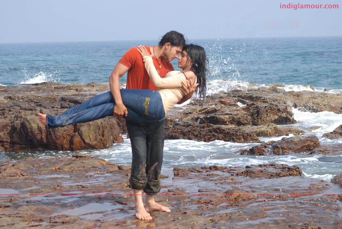 Priyamaina Anjali Movie hd photo