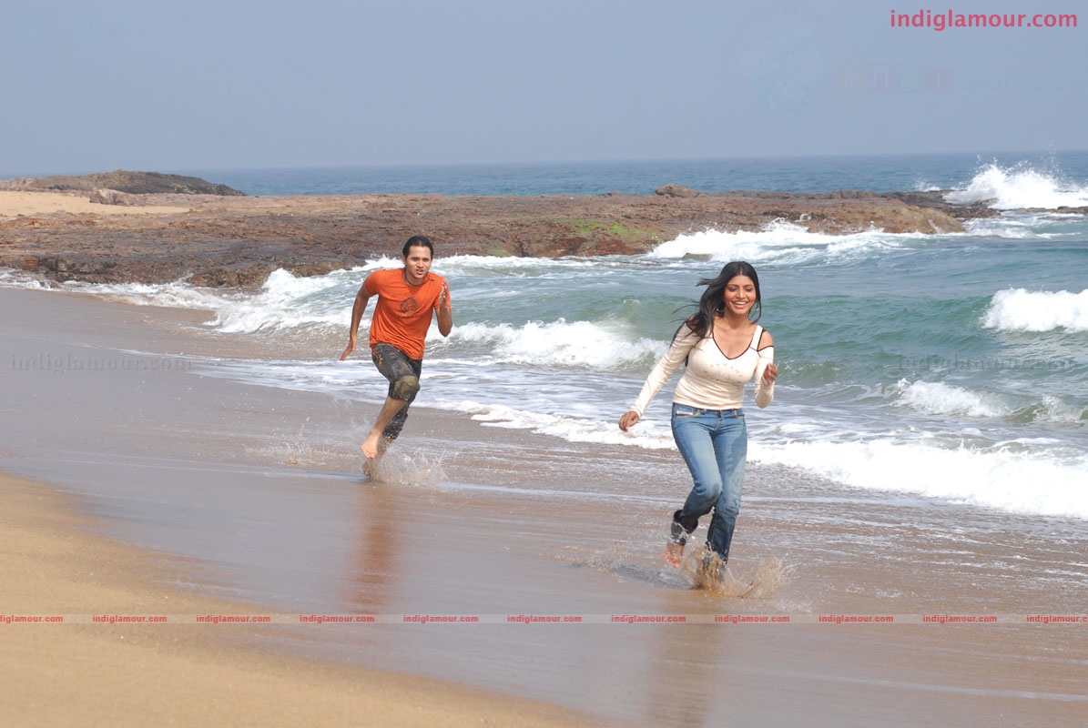 Priyamaina Anjali Movie hd photo
