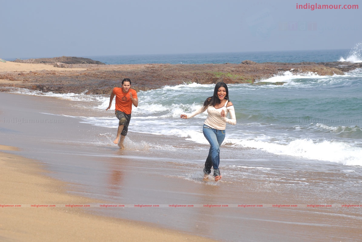 Priyamaina Anjali Movie hd photo