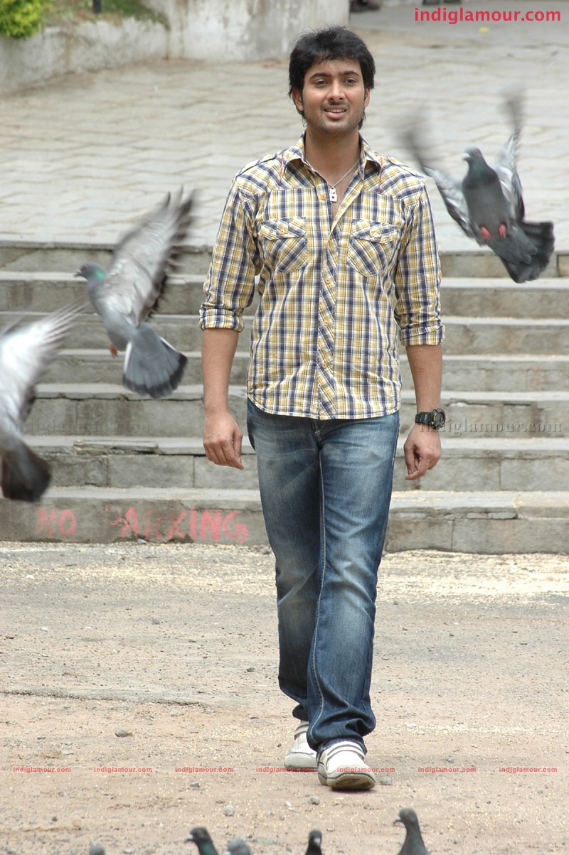 Nuvuekkadaunte Nenu Akkadaunta Movie hd photo