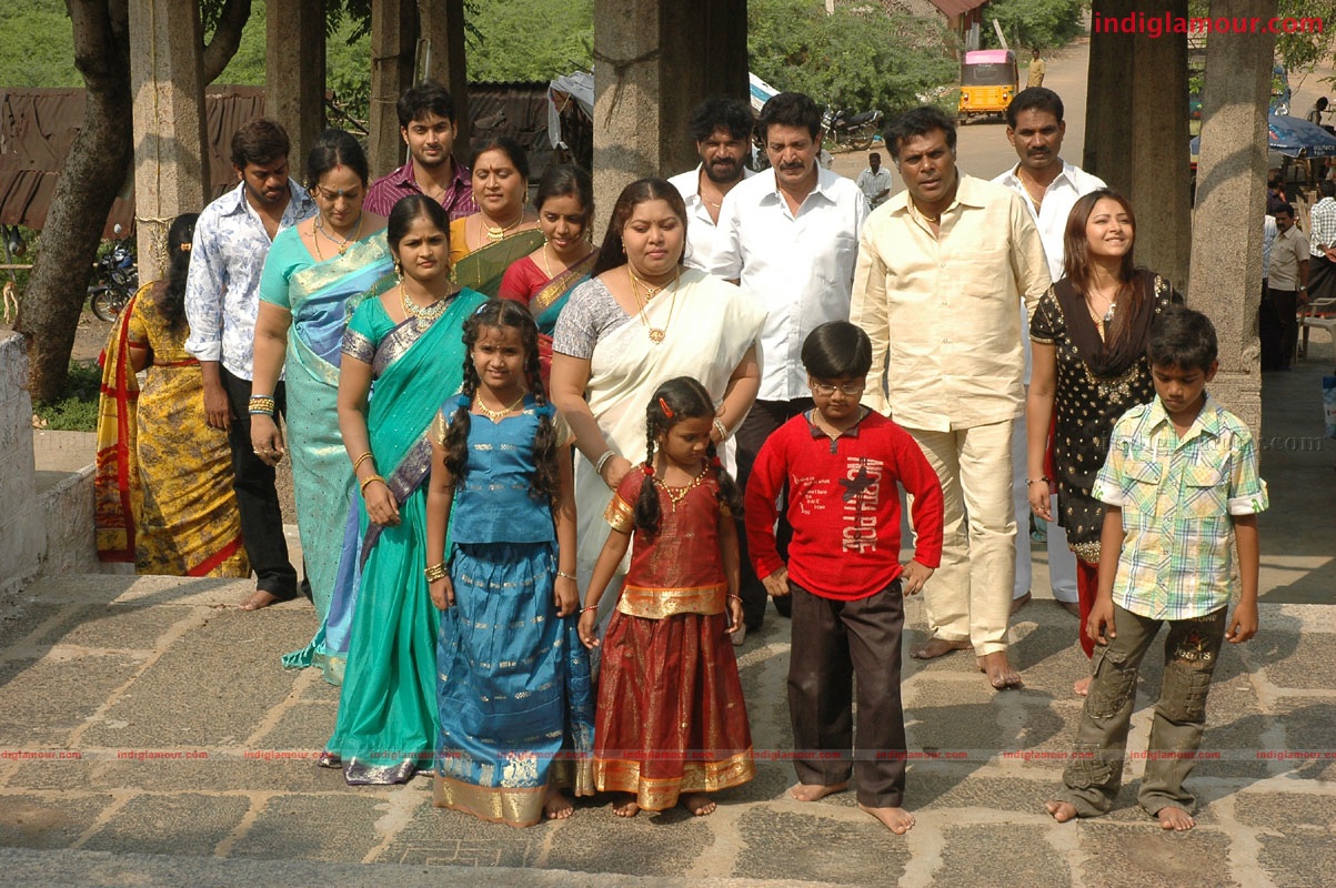 Nuvuekkadaunte Nenu Akkadaunta Movie hd photo