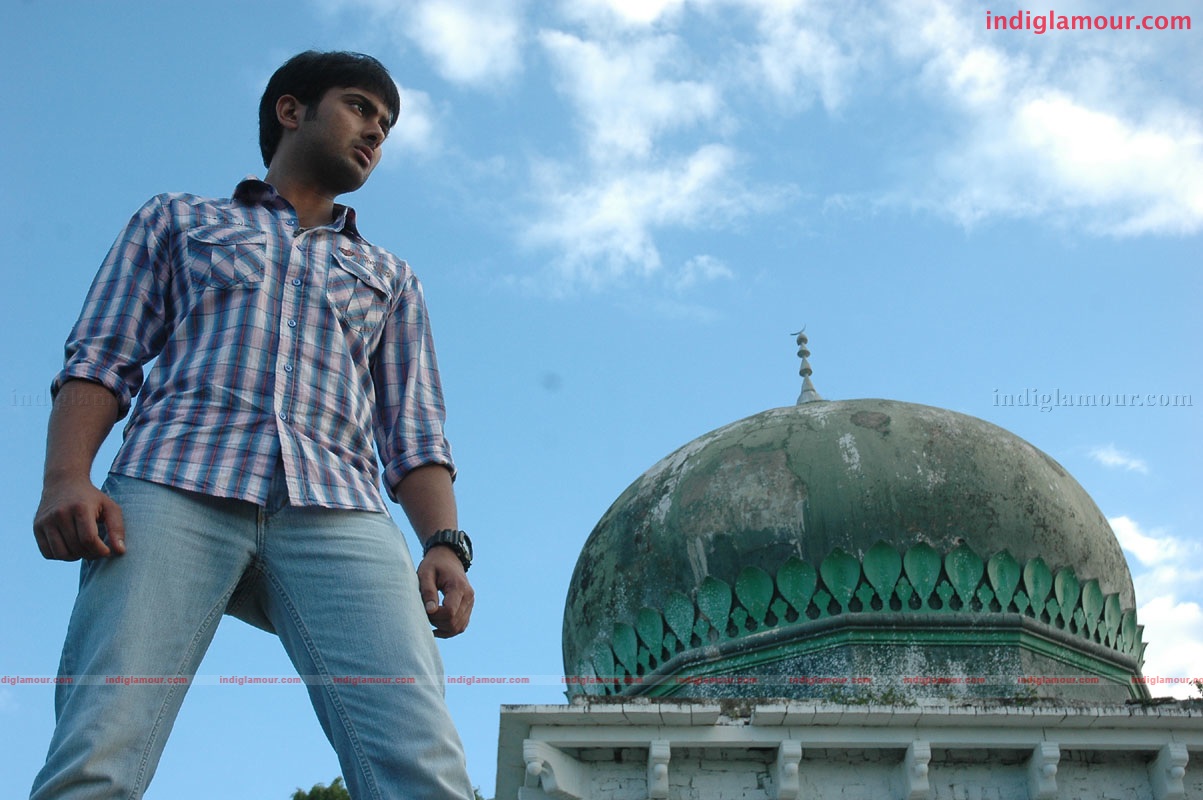 Nuvuekkadaunte Nenu Akkadaunta Movie hd photo