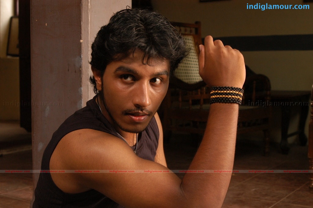 Chirutha Puli Movie hd photo