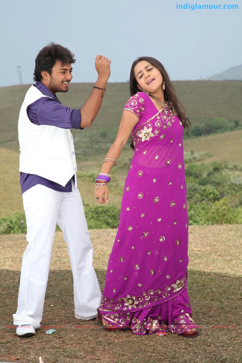 Manchivaadu Movie hd photo