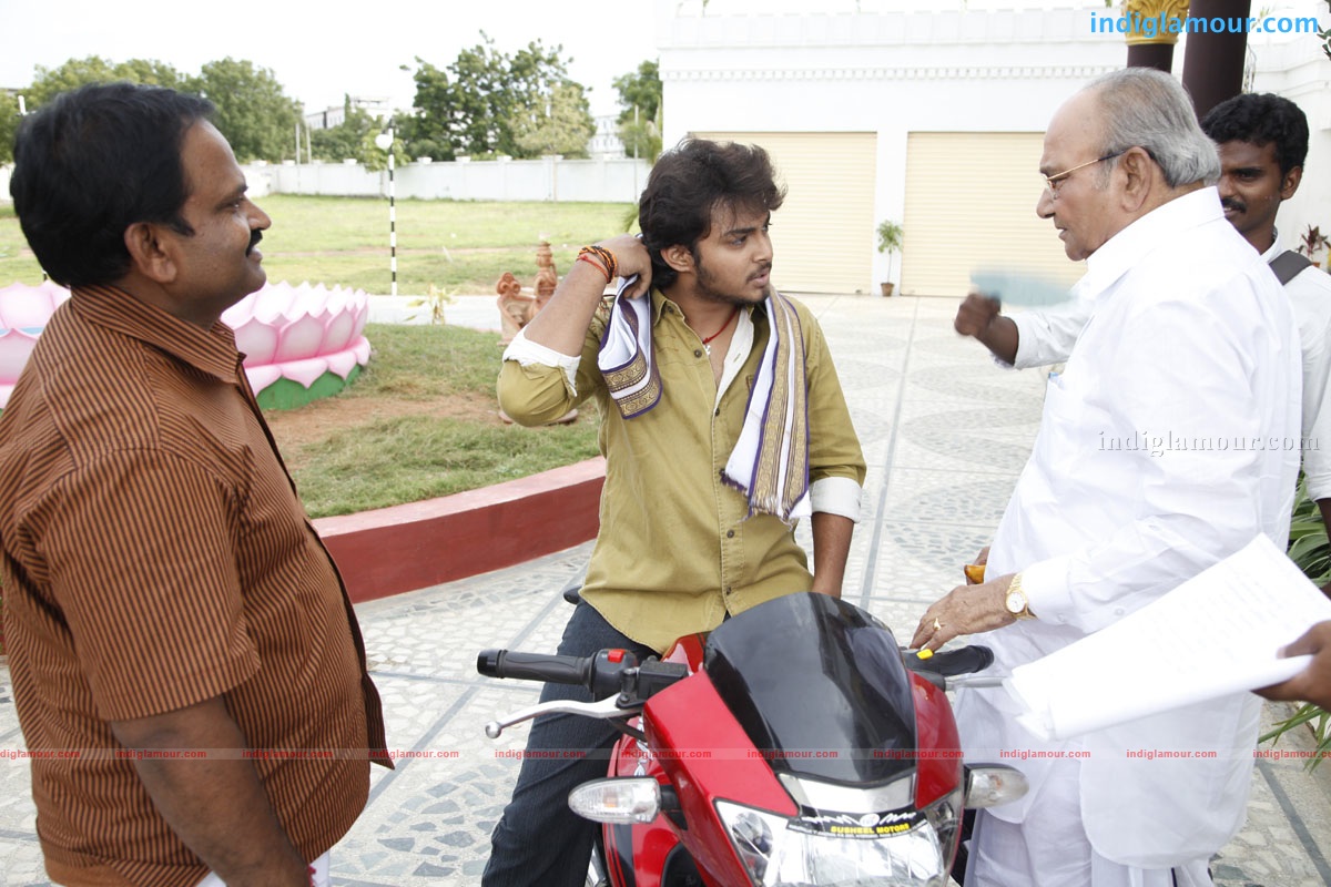 Manchivaadu Movie hd photo