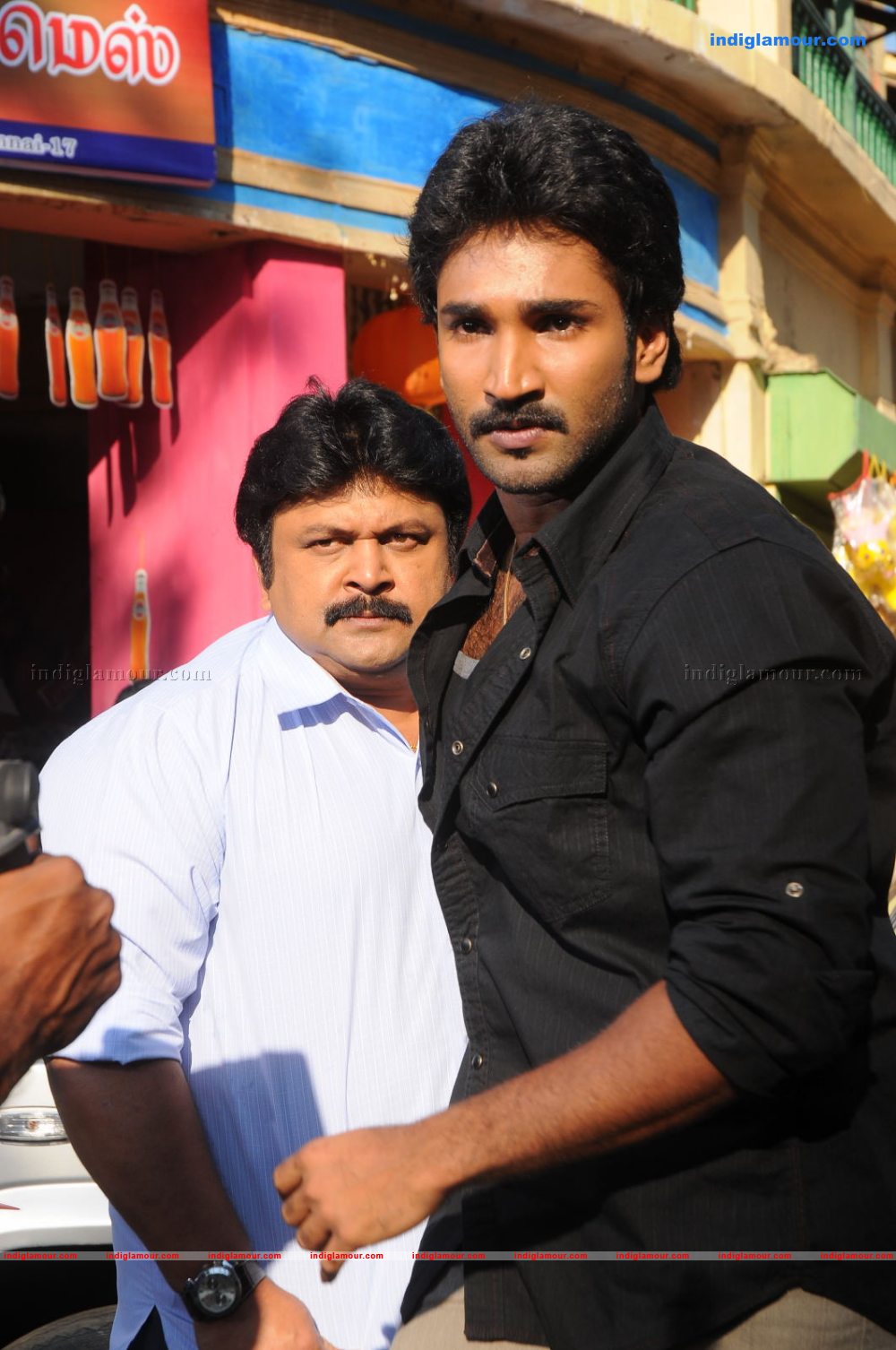Chelagatam Movie hd photo