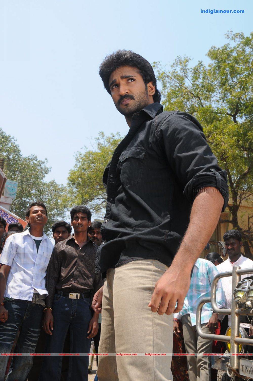 Chelagatam Movie hd photo