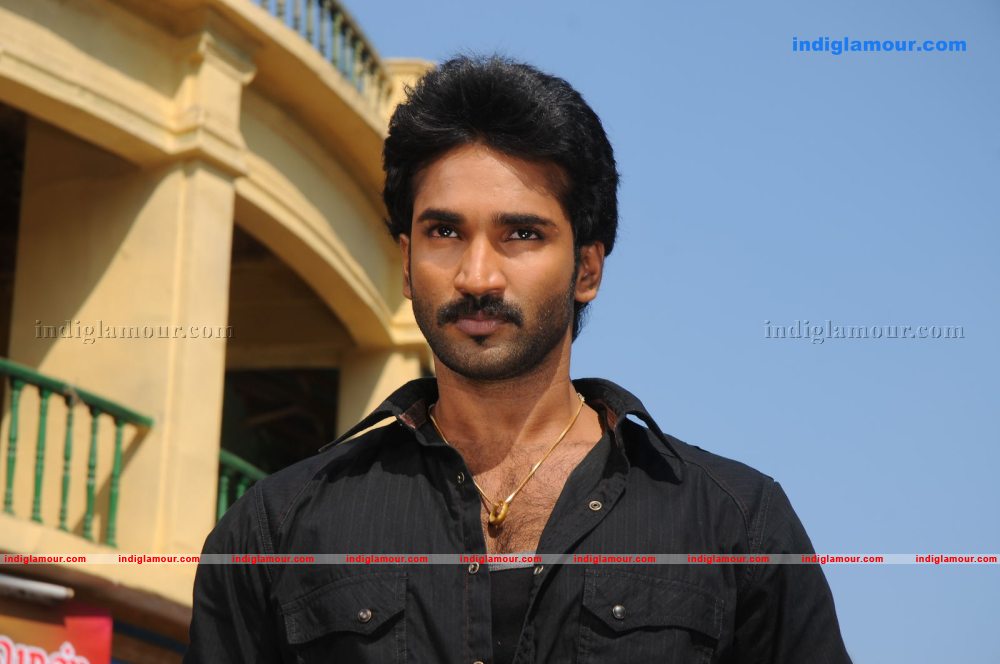 Chelagatam Movie hd photo