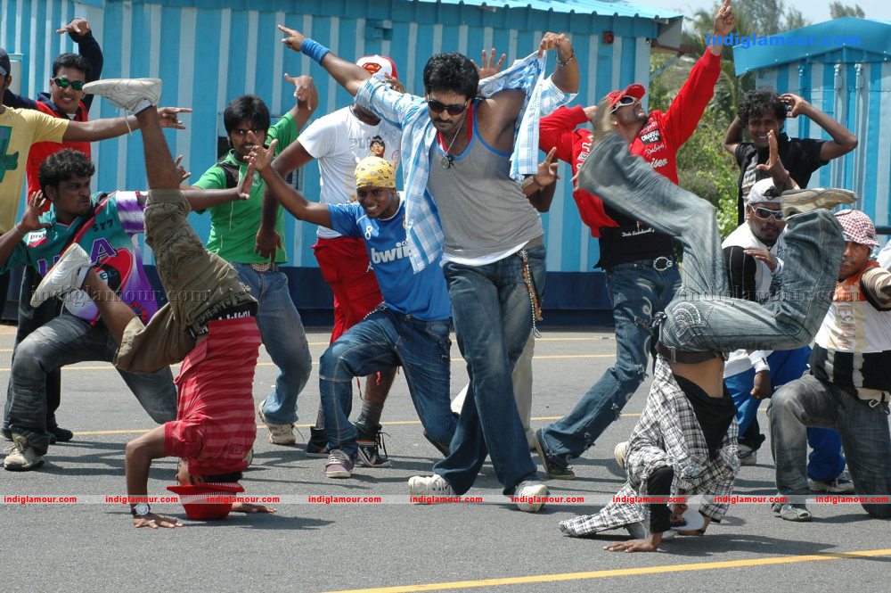 Chelagatam Movie hd photo