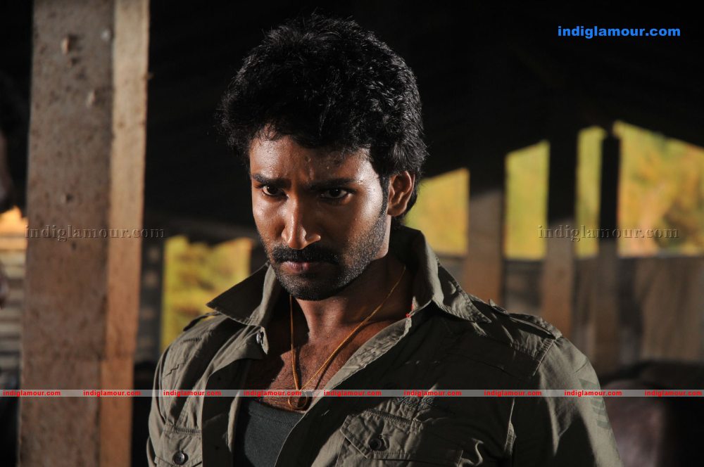 Chelagatam Movie hd photo