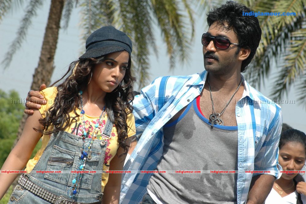 Chelagatam Movie hd photo