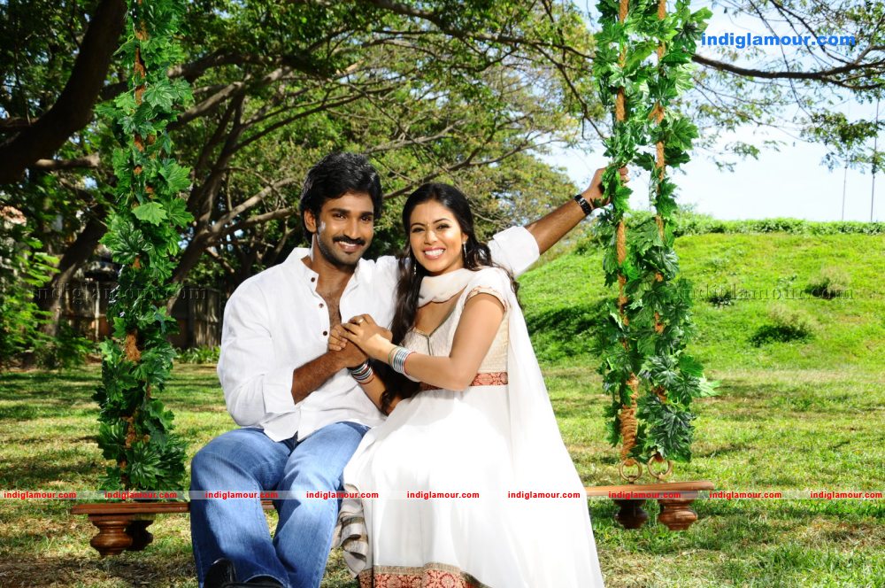 Chelagatam Movie hd photo