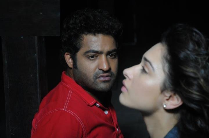 Oosaravelli Movie hd photo