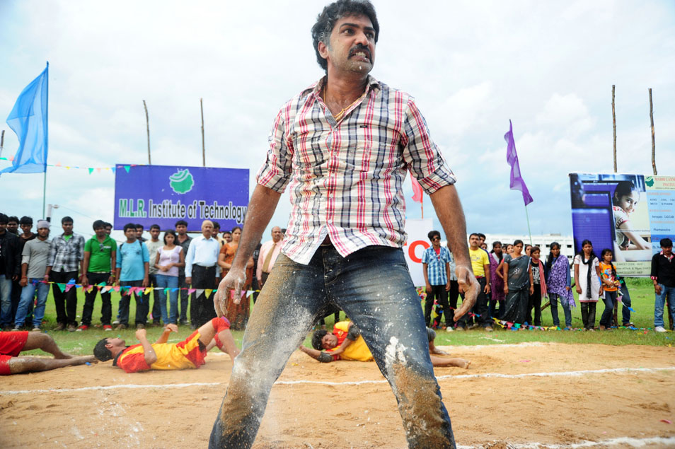 Nandeeswarudu Movie hd photo