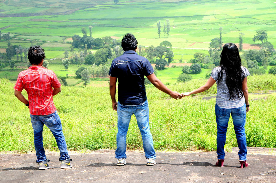 Maa Abbai Engineering Student Movie hd photo