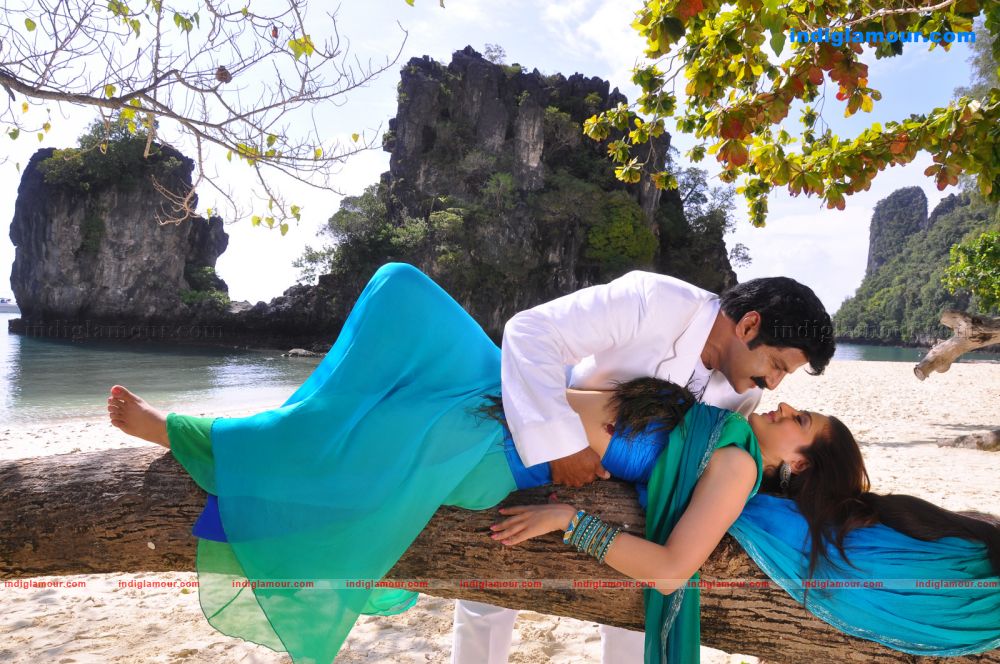 Parama veera Chakra Movie hd photo