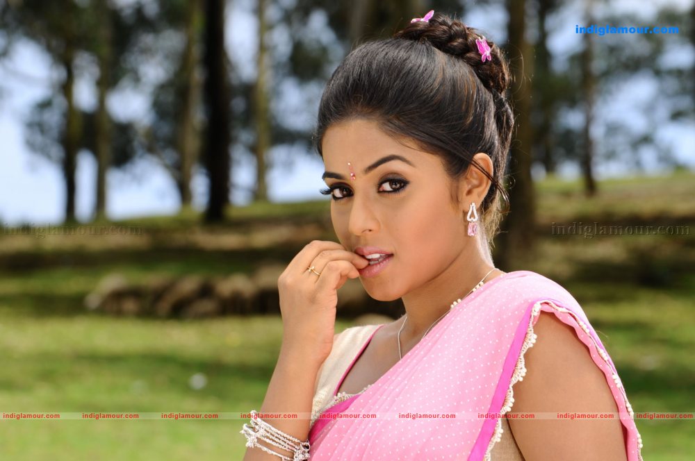 Chelagatam Movie hd photo