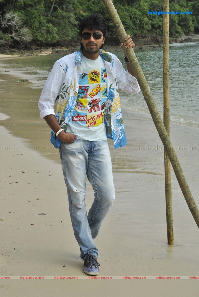 Aha Naa Pellanta Movie hd photo