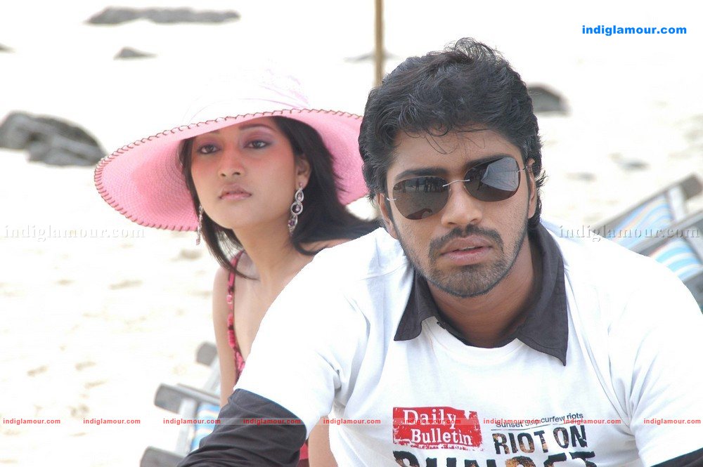 Aha Naa Pellanta Movie hd photo
