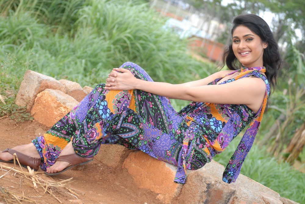 Tirugubotu Movie hd photo