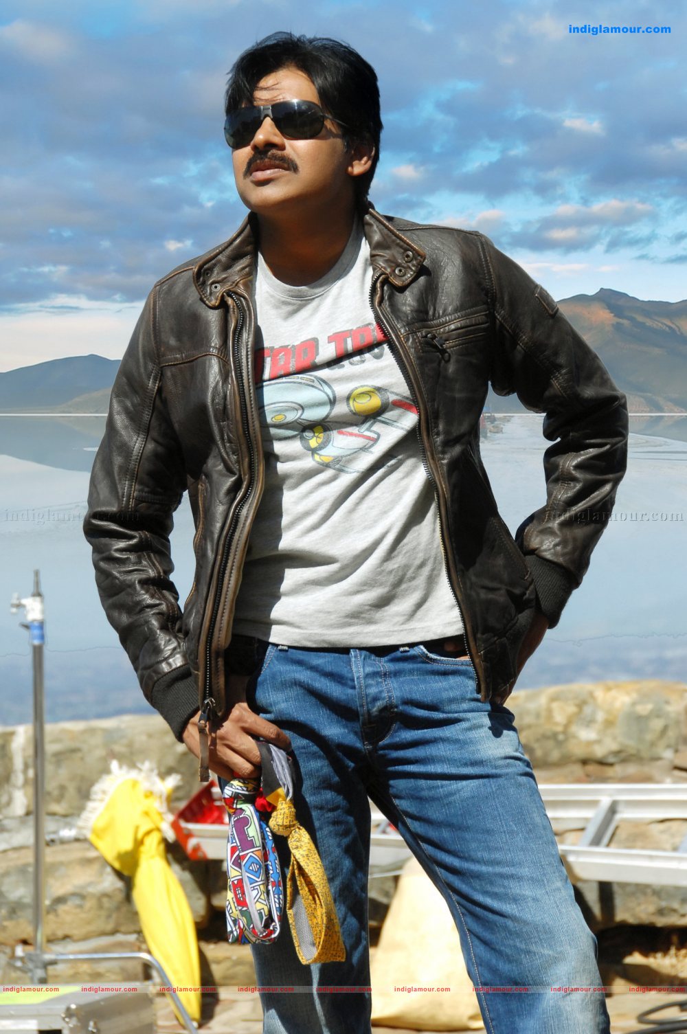 Teen Maar Movie hd photo