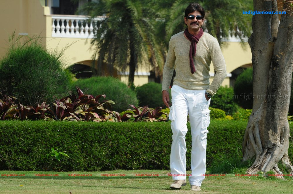 Nagaram Nidra Potunna Vela Movie hd photo