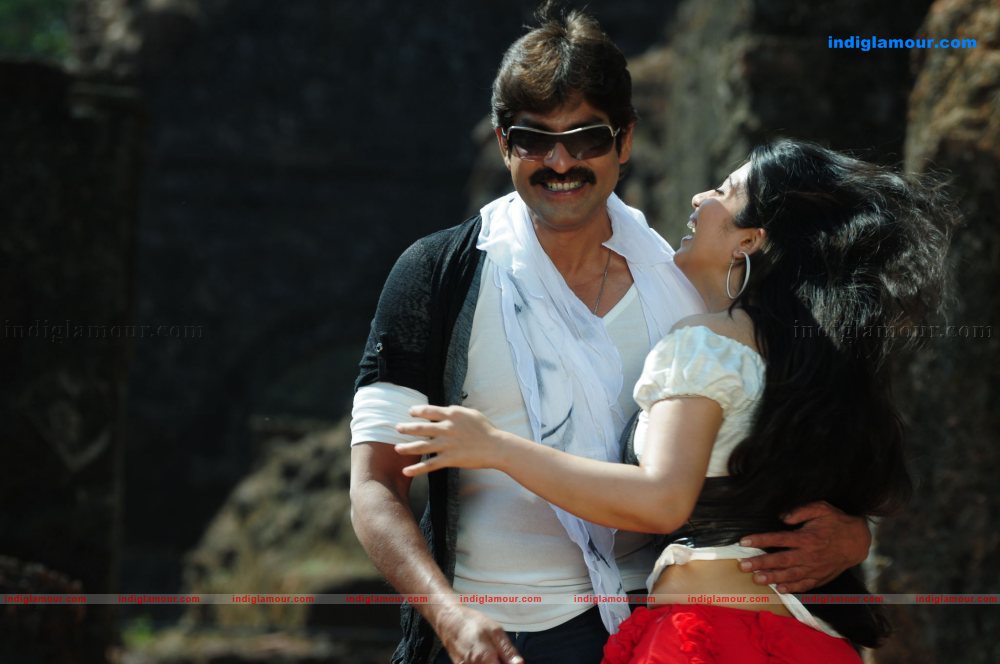 Nagaram Nidra Potunna Vela Movie hd photo