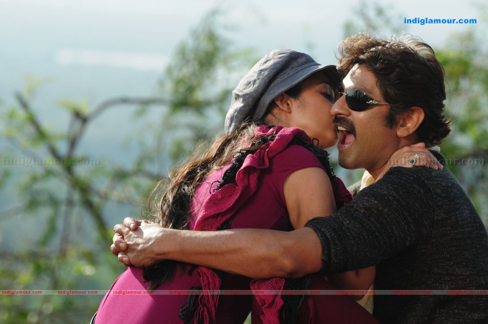 Nagaram Nidra Potunna Vela Movie hd photo