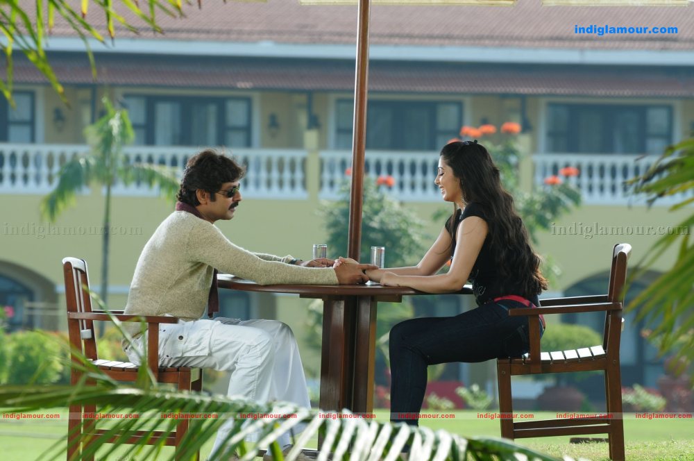 Nagaram Nidra Potunna Vela Movie hd photo