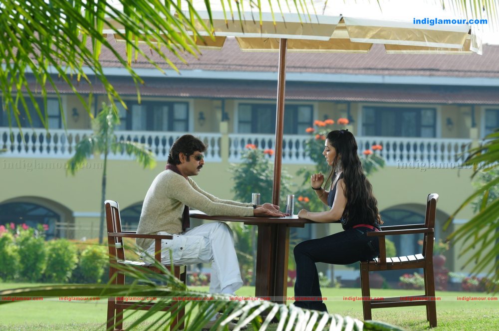 Nagaram Nidra Potunna Vela Movie hd photo