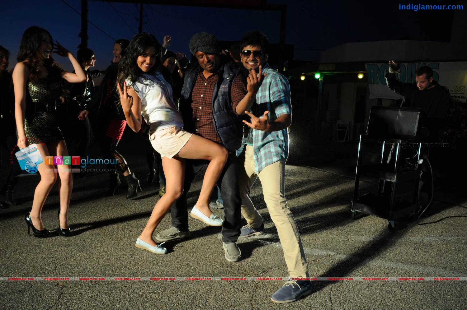 Nirantharam Nee Oohale Movie hd photo