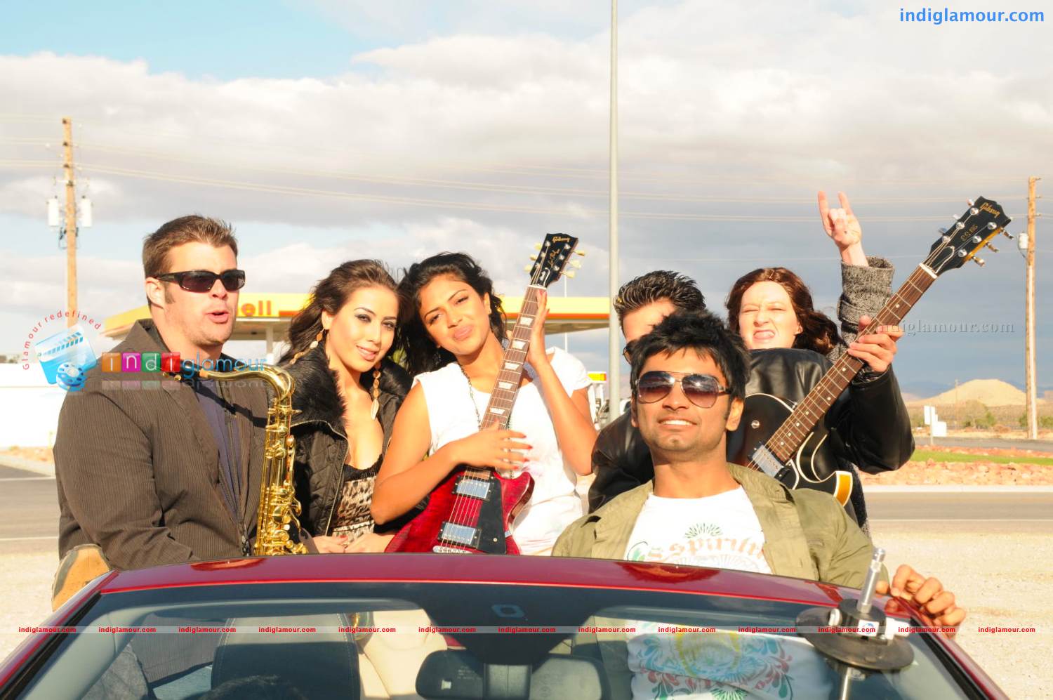 Nirantharam Nee Oohale Movie hd photo