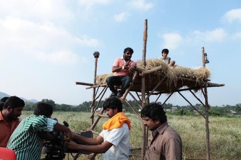 Naluguru Snehitula Katha Movie hd photo