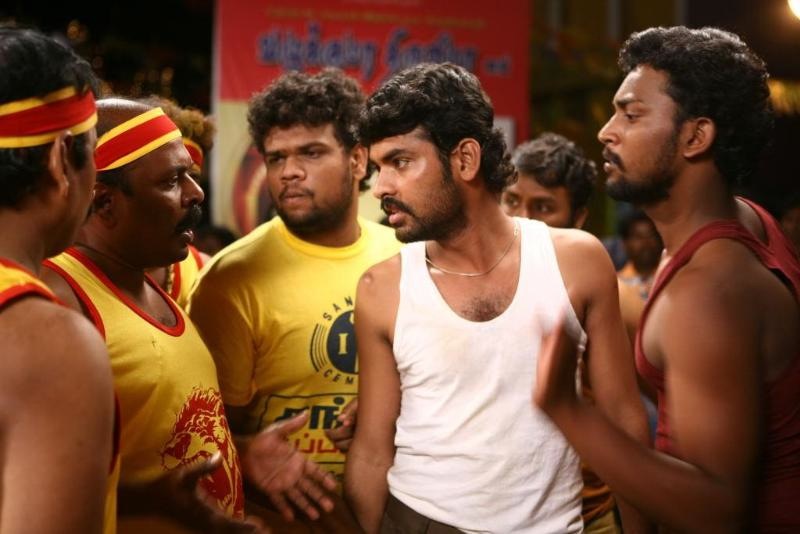 Naluguru Snehitula Katha Movie hd photo