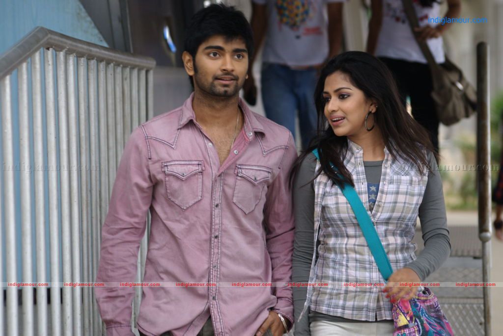 Nirantharam Nee Oohale Movie hd photo