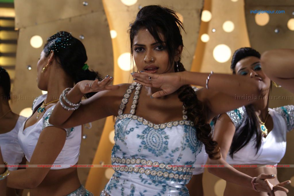 Nirantharam Nee Oohale Movie hd photo