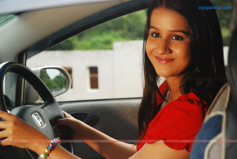 Bommali Movie hd photo