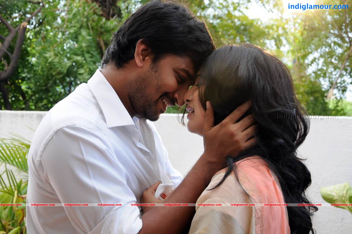 Yeto Vellipoyindi Manasu Movie hd photo