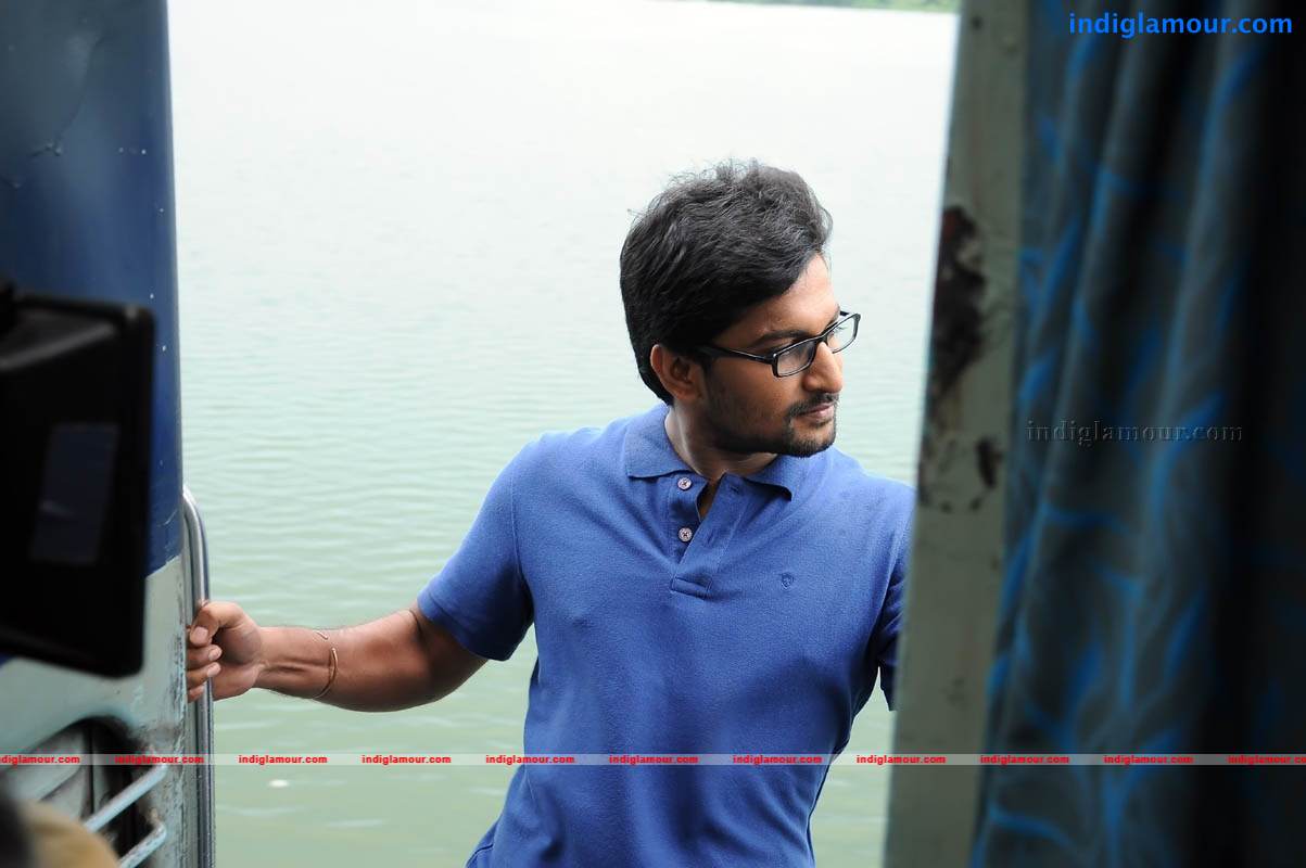 Yeto Vellipoyindi Manasu Movie hd photo